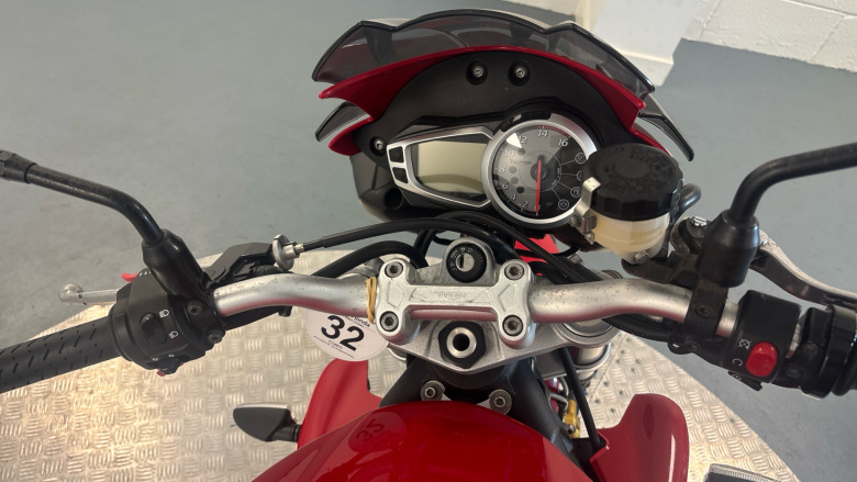Triumph Street Triple R (12MY)